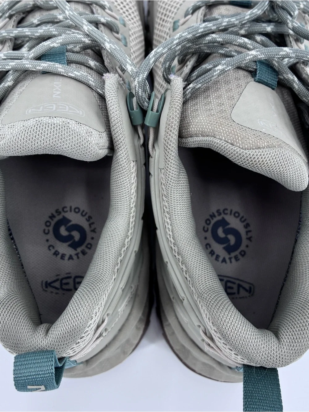 Keen Women’s NXIS EVO Waterproof All-Terrain Hiking Trail Sneakers Shoes Size 8